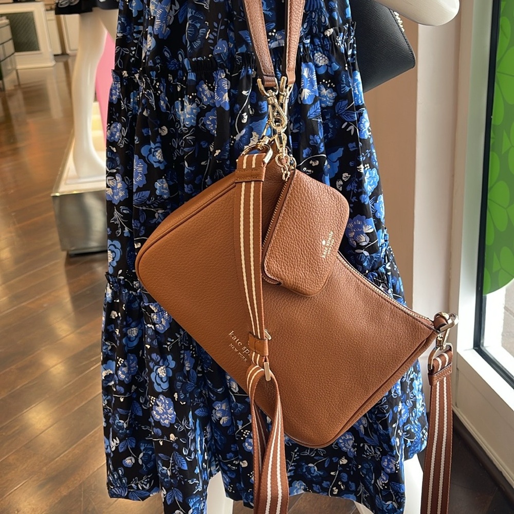 Kate Spade Rosie Shoulder Bag With Tech Attachment AirPod 
Warm Gingerbread 
NWT - Picture 16 of 16
